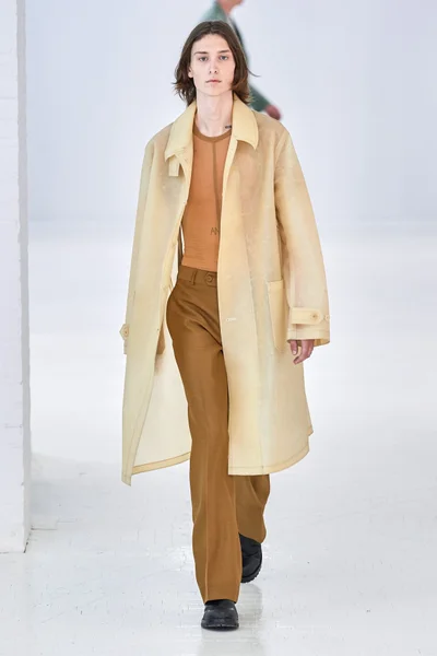 Look 25